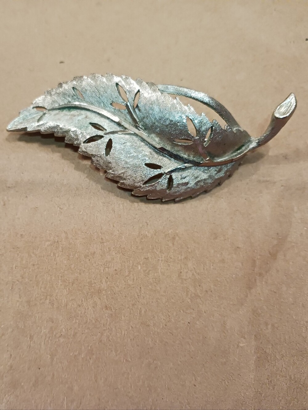 BSK Vintage Leaf Brooch Pin